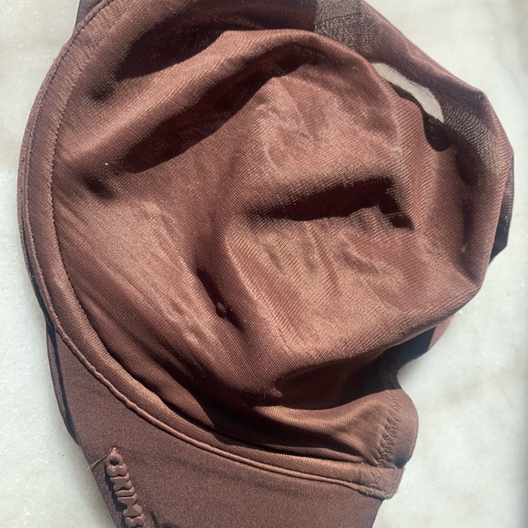 SKIMS never been used. 34DDD - Picture 3 of 3